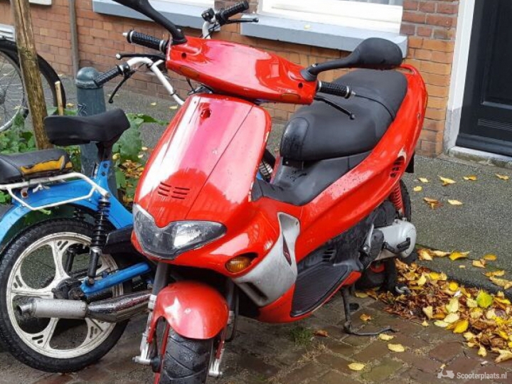 Gilera Runner SP rood